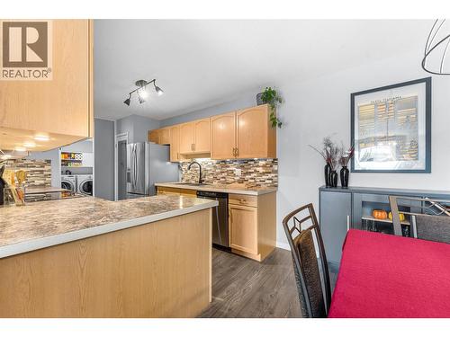 3163 Richter Street Unit# 413, Kelowna, BC - Indoor Photo Showing Kitchen