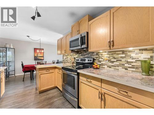 3163 Richter Street Unit# 413, Kelowna, BC - Indoor Photo Showing Kitchen