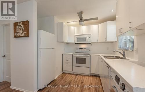 2137 Shore Lane, Wasaga Beach, ON - Indoor Photo Showing Kitchen With Double Sink