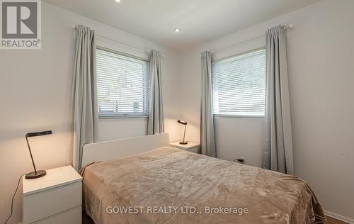 2137 Shore Lane, Wasaga Beach, ON - Indoor Photo Showing Bedroom