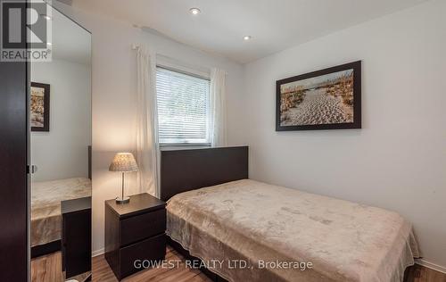 2137 Shore Lane, Wasaga Beach, ON - Indoor Photo Showing Bedroom