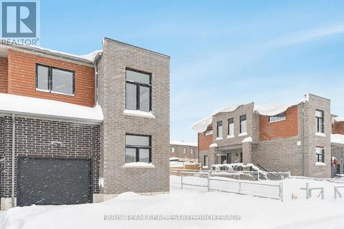 97 GATELAND DRIVE  Barrie, ON L9J 0N2