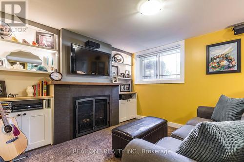 5222 Bromley Road, Burlington, ON - Indoor Photo Showing Living Room With Fireplace