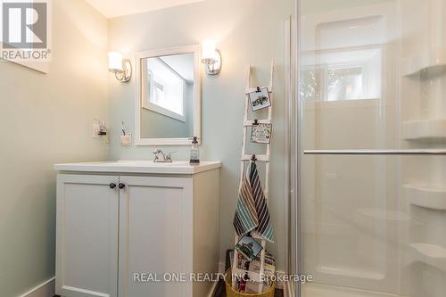 5222 Bromley Road, Burlington, ON - Indoor Photo Showing Bathroom