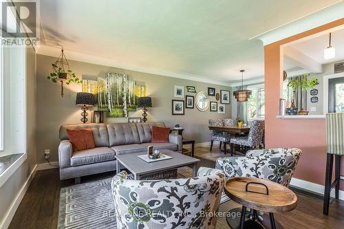 5222 Bromley Road, Burlington, ON - Indoor Photo Showing Living Room