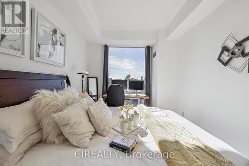 413 - 4200 Bathurst Street, Toronto, ON - Indoor Photo Showing Bedroom