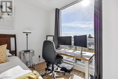 413 - 4200 Bathurst Street, Toronto, ON - Indoor Photo Showing Office