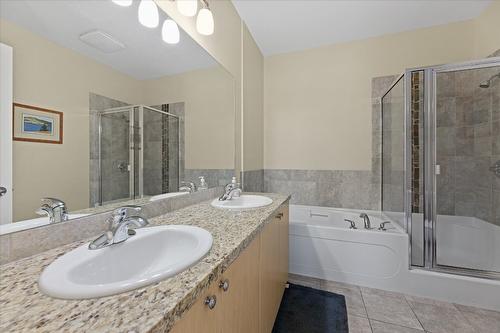 301-4205 Gellatly Road, West Kelowna, BC - Indoor Photo Showing Bathroom