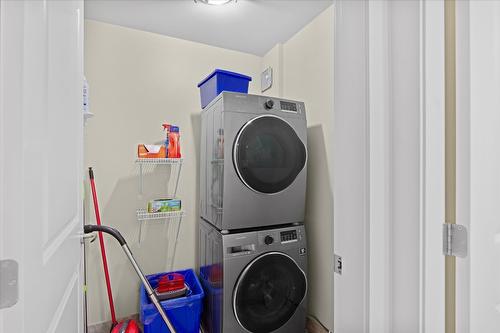 301-4205 Gellatly Road, West Kelowna, BC - Indoor Photo Showing Laundry Room