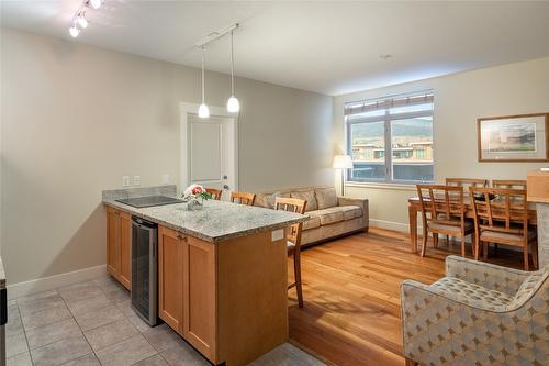 301-4205 Gellatly Road, West Kelowna, BC - Indoor