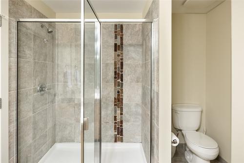 301-4205 Gellatly Road, West Kelowna, BC - Indoor Photo Showing Bathroom
