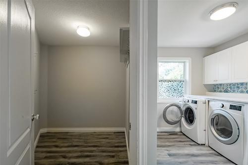 1180 Ray Road, Kelowna, BC - Indoor Photo Showing Laundry Room
