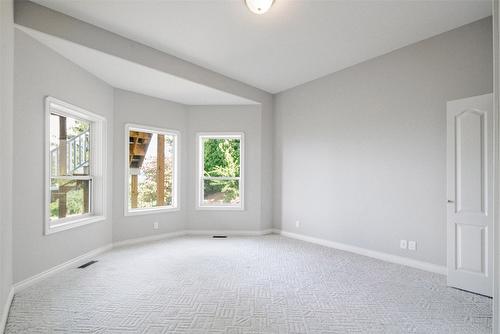 1180 Ray Road, Kelowna, BC - Indoor Photo Showing Other Room