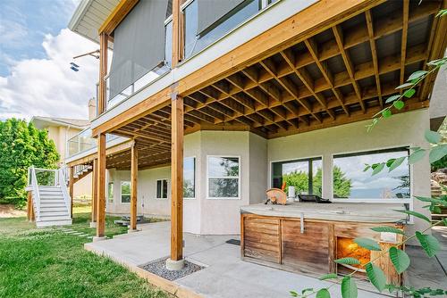 1180 Ray Road, Kelowna, BC - Outdoor With Exterior