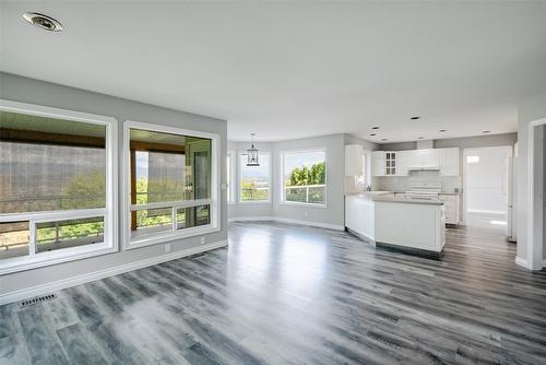 1180 Ray Road, Kelowna, BC - Indoor