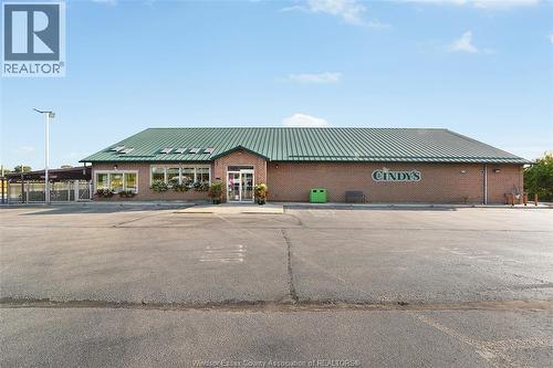 585 Seacliff Drive, Kingsville, ON 