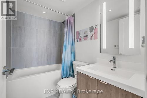 2235 - 5 Mabelle Avenue, Toronto, ON - Indoor Photo Showing Bathroom