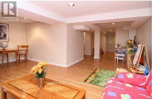 5289 Bushelgrove Circle, Mississauga, ON - Indoor