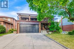 35 HIGHLAND HILL  Toronto, ON M6A 2P7