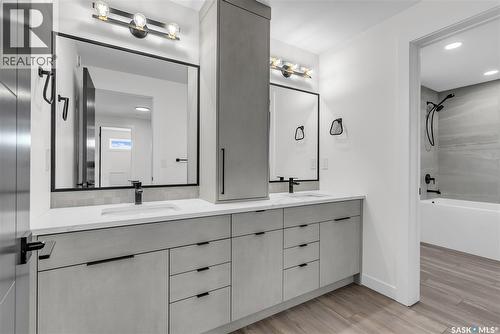 428 Woolf Bend, Saskatoon, SK - Indoor Photo Showing Bathroom