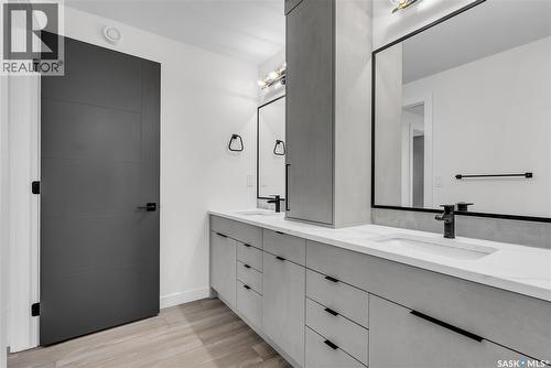 428 Woolf Bend, Saskatoon, SK - Indoor Photo Showing Bathroom