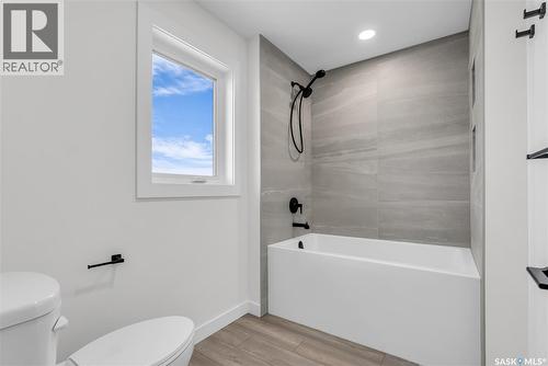 428 Woolf Bend, Saskatoon, SK - Indoor Photo Showing Bathroom