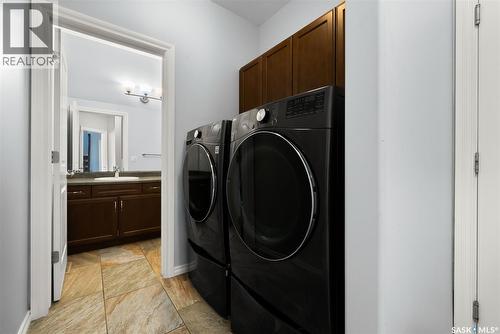 6925 Maple Ridge Drive, Regina, SK - Indoor Photo Showing Laundry Room