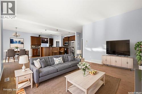 6925 Maple Ridge Drive, Regina, SK - Indoor Photo Showing Living Room