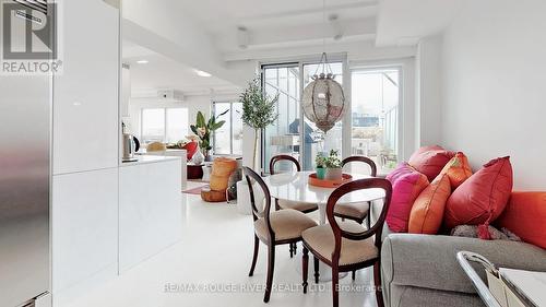 702 - 701 Sheppard Avenue W, Toronto, ON - Indoor