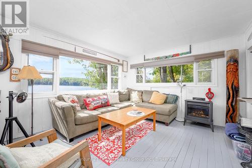 1230 Forsters Road, Minden Hills (Lutterworth), ON - Indoor Photo Showing Living Room