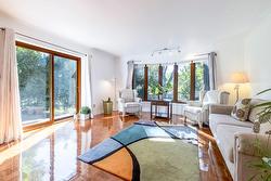 53 Rue Chartres  Dollard-Des-Ormeaux, QC H9A 1J6