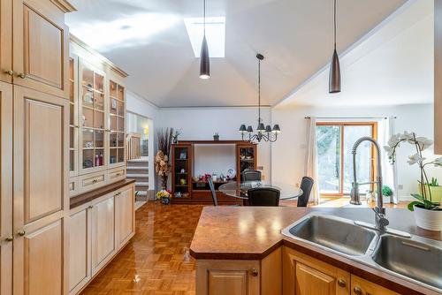 Kitchen - 53 Rue Chartres, Dollard-Des-Ormeaux, QC - Indoor Photo Showing Kitchen With Double Sink
