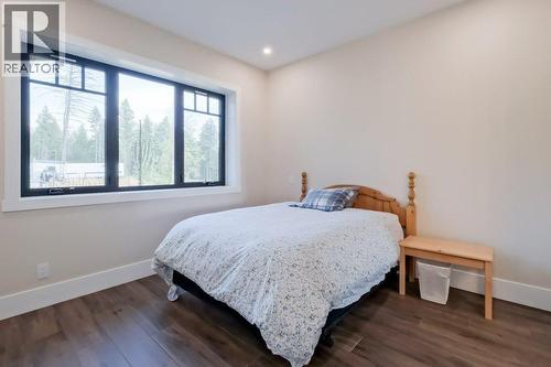 7839 Falcon Ridge Crescent, Kelowna, BC - Indoor Photo Showing Bedroom
