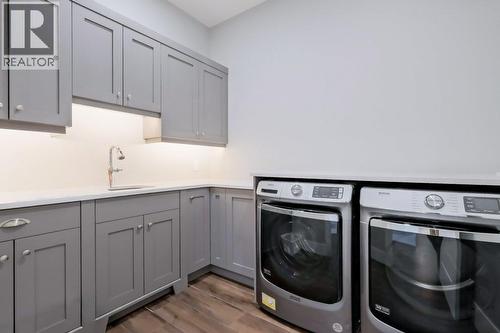 7839 Falcon Ridge Crescent, Kelowna, BC - Indoor Photo Showing Laundry Room