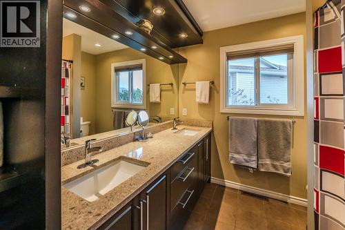 7 Birch Court, Osoyoos, BC - Indoor Photo Showing Bathroom