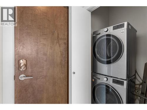 Upgraded laundry - 1075 Sunset Drive Unit# 1404, Kelowna, BC - Indoor Photo Showing Laundry Room