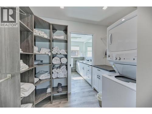 52 Harbour Key Drive, Osoyoos, BC - Indoor Photo Showing Laundry Room