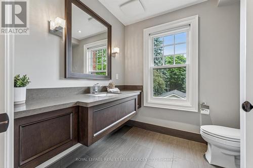 Contemporary Three-Piece Bath with Separate Shower - 335 Lakeshore Road W, Oakville, ON - Indoor Photo Showing Bathroom