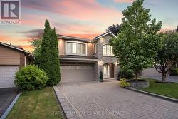 82 DERBY COURT  Newmarket, ON L3Y 5Z9