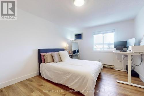 319 - 735 Deveron Crescent, London South (South T), ON - Indoor Photo Showing Bedroom