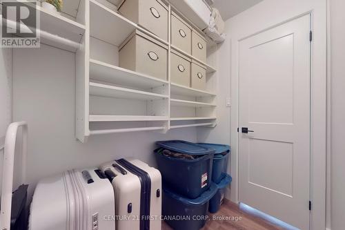 319 - 735 Deveron Crescent, London South (South T), ON - Indoor