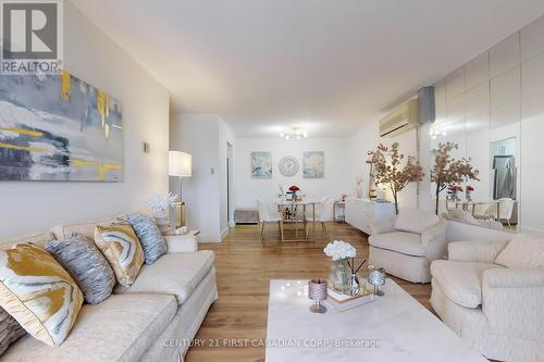 319 - 735 Deveron Crescent, London South (South T), ON - Indoor Photo Showing Living Room