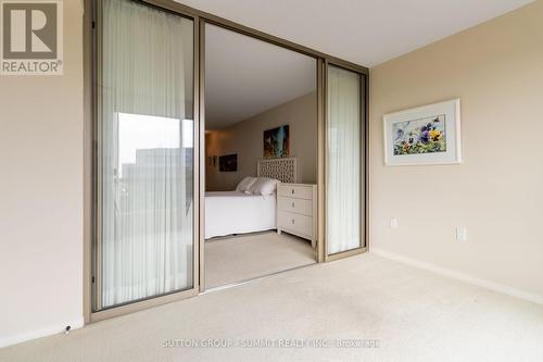 807 - 1201 North Shore Boulevard E, Burlington, ON - Indoor