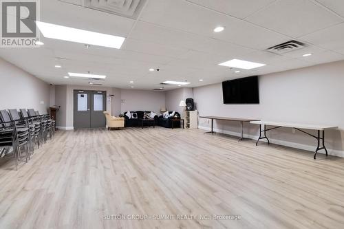 807 - 1201 North Shore Boulevard E, Burlington, ON - Indoor