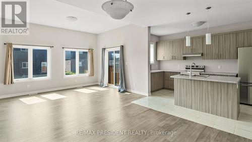28 Mclaughlin Street, Welland, ON - Indoor Photo Showing Kitchen