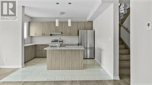 28 Mclaughlin Street, Welland, ON - Indoor Photo Showing Kitchen With Double Sink