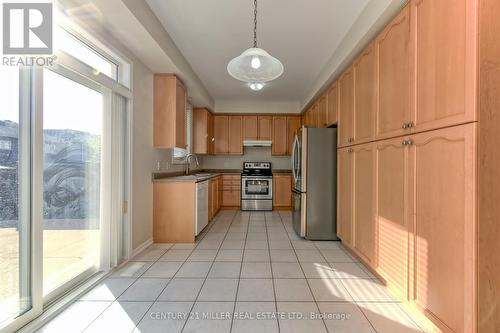 126 Merrilee Crescent, Hamilton, ON - Indoor Photo Showing Kitchen
