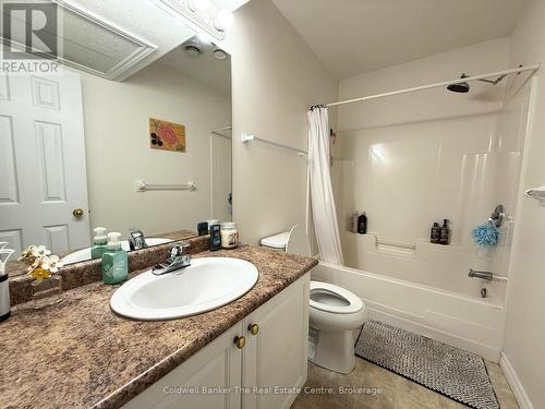 45 - 200 Pine Street, Bracebridge (Macaulay), ON - Indoor Photo Showing Bathroom