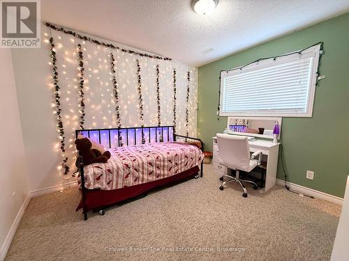 45 - 200 Pine Street, Bracebridge (Macaulay), ON - Indoor Photo Showing Bedroom
