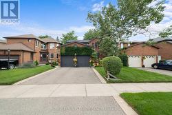 77 LORD SIMCOE DRIVE  Brampton, ON L6S 5H1